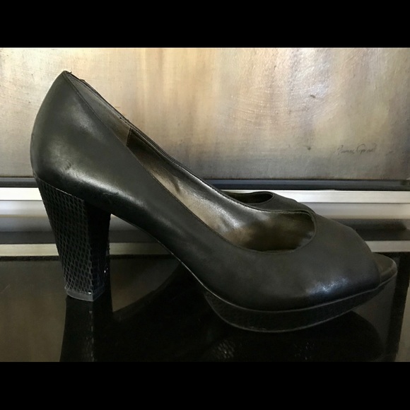 Naturalizer N5 Leather Platform open toed pump - Picture 3 of 5